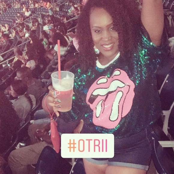 Fun sequin top - Picture 3 of 3